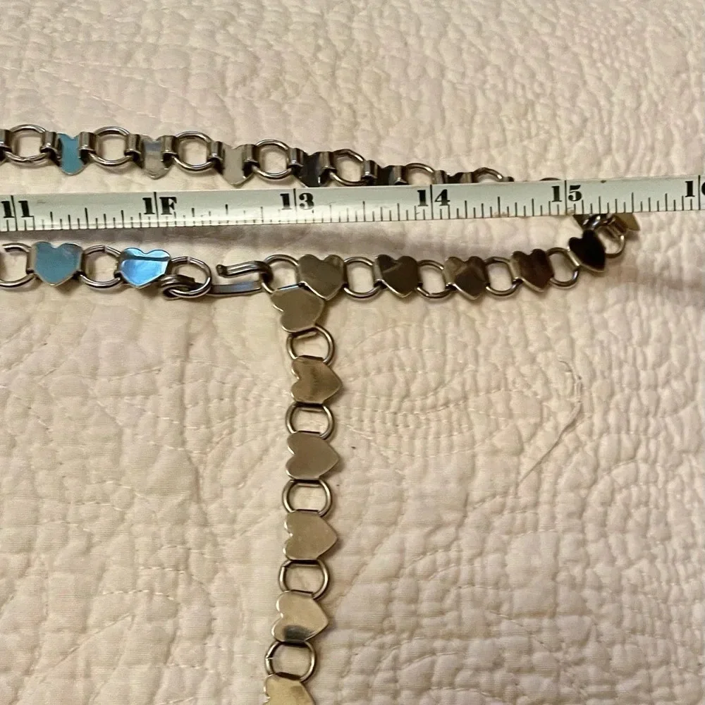 Vtg 1950s metal belt. Hearts adjustable w/ dangling heart. 26-32 inch waists. - Picture 2 of 6